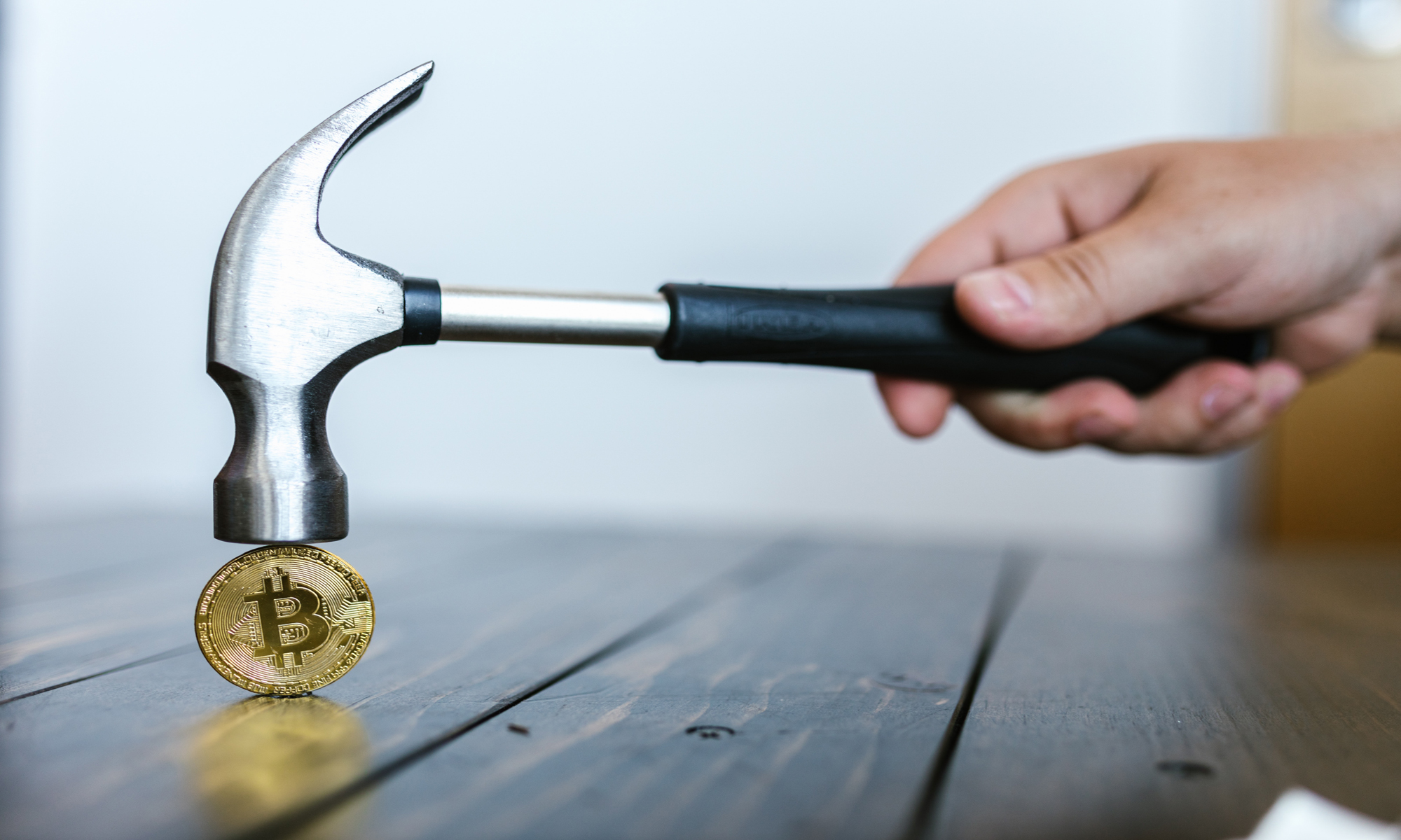 hammer and bitcoin