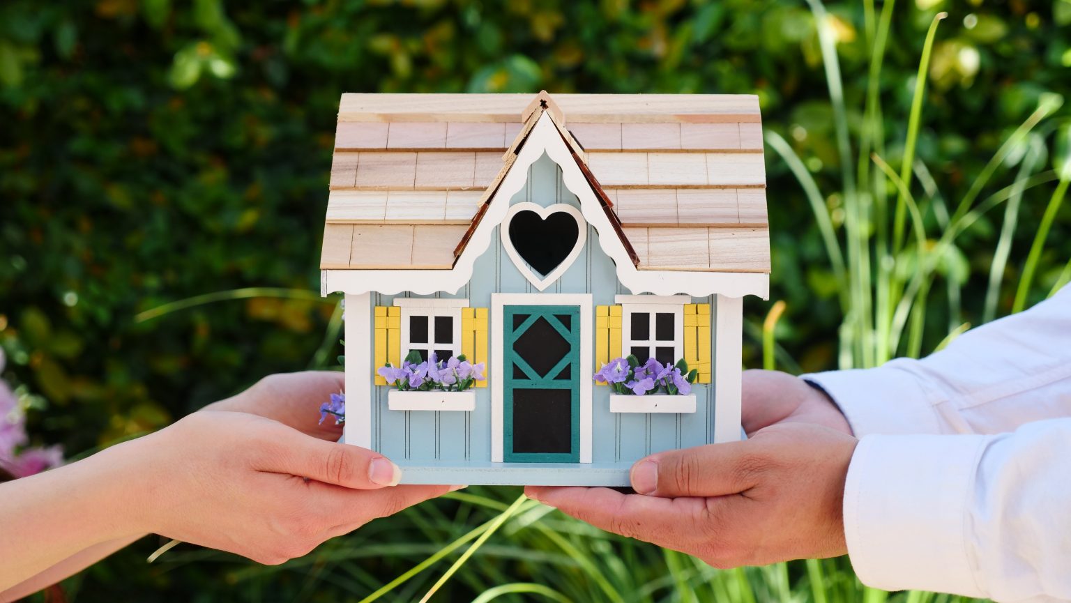 Building a House VS Buying. Should I Buy or Build? Expensivity