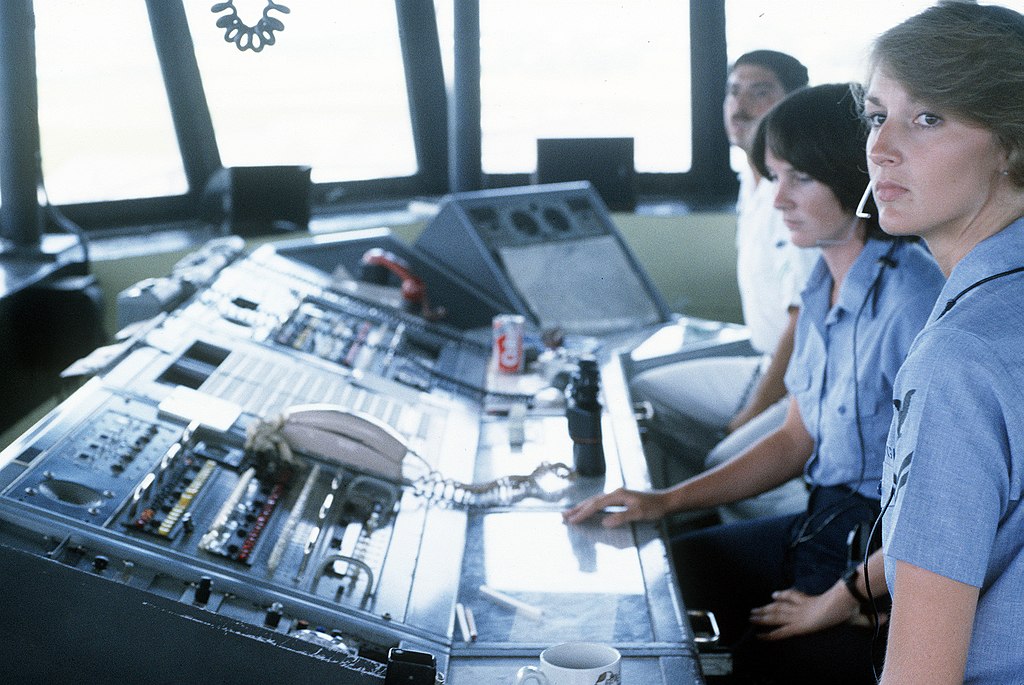 Air traffic control personnel