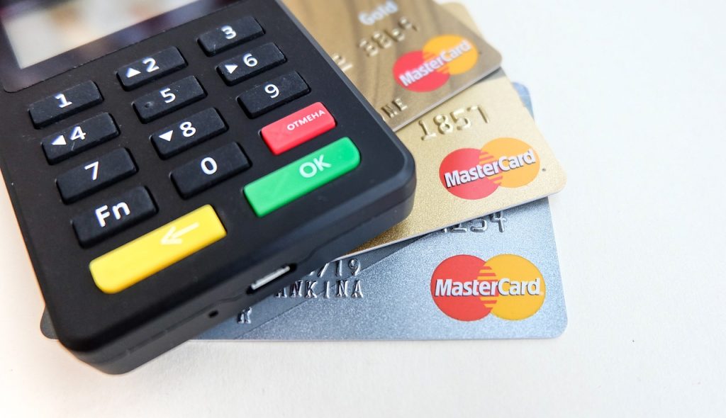 A terminal payment three different credit cards under it